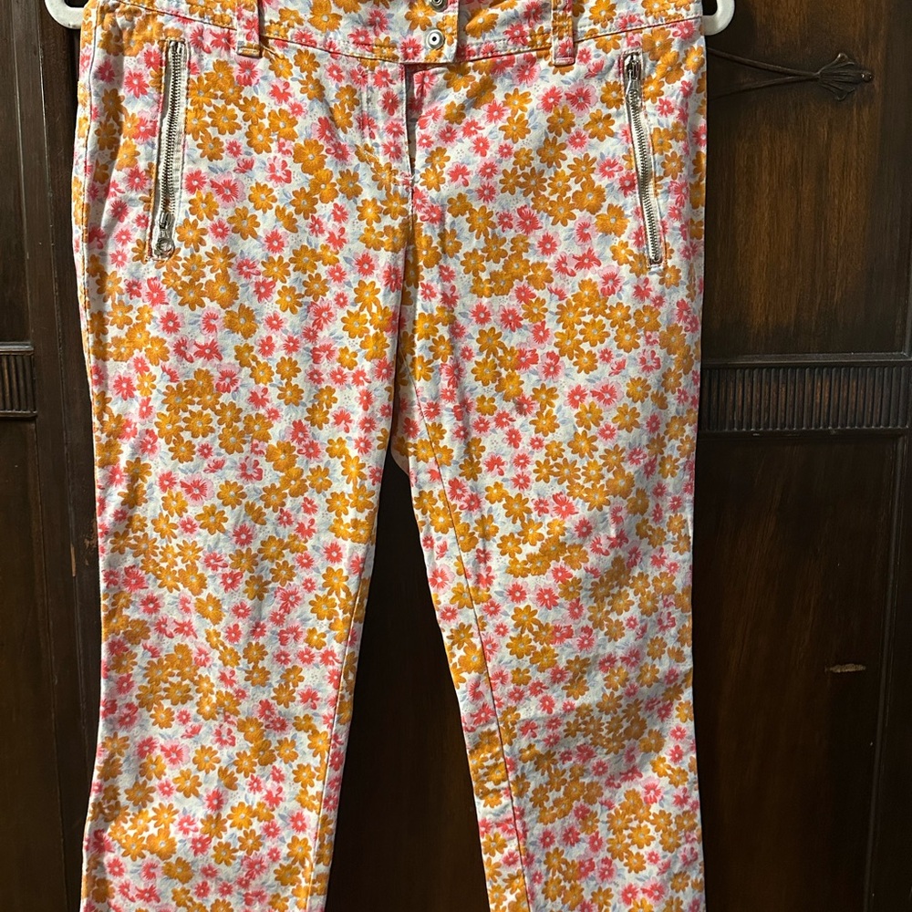 Sisley Floral Ankle Pants in Orange and Pink
